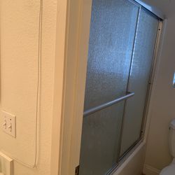 Shower Doors// Puertas Para Baño