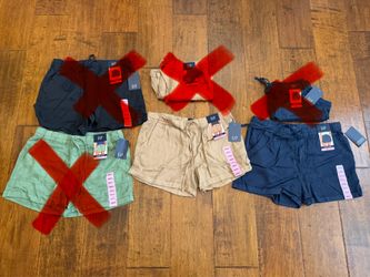 Women’s GAP shorts Size Small **BRAND NEW**