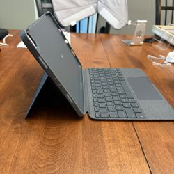 Logitech Combo Touch Keyboard Case iPad Pro 11-inch