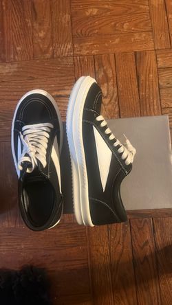 SIZE 43 RICK OWEN VANS HAS BOX