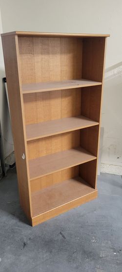 5ft Wooden Bookshelf