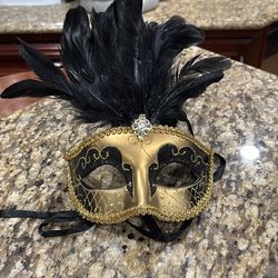 Ladies Embellished Gold & Black Masquerade Mask