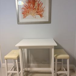 Beautiful White Tall Table And Stools Dining Set