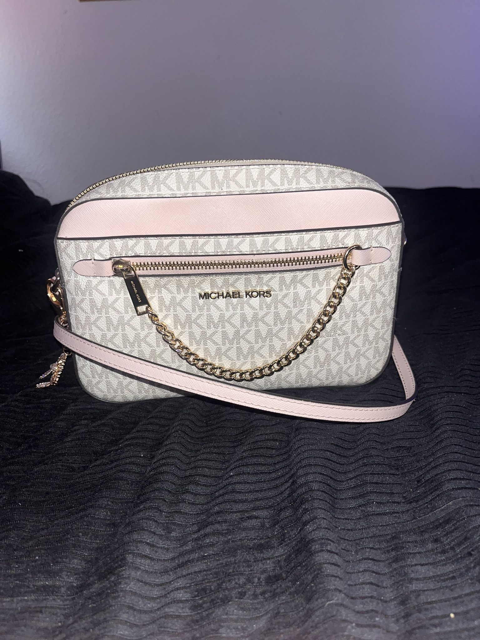 MICHAEL KORS JET SET LARGE LOGO CROSSBODY PURSE