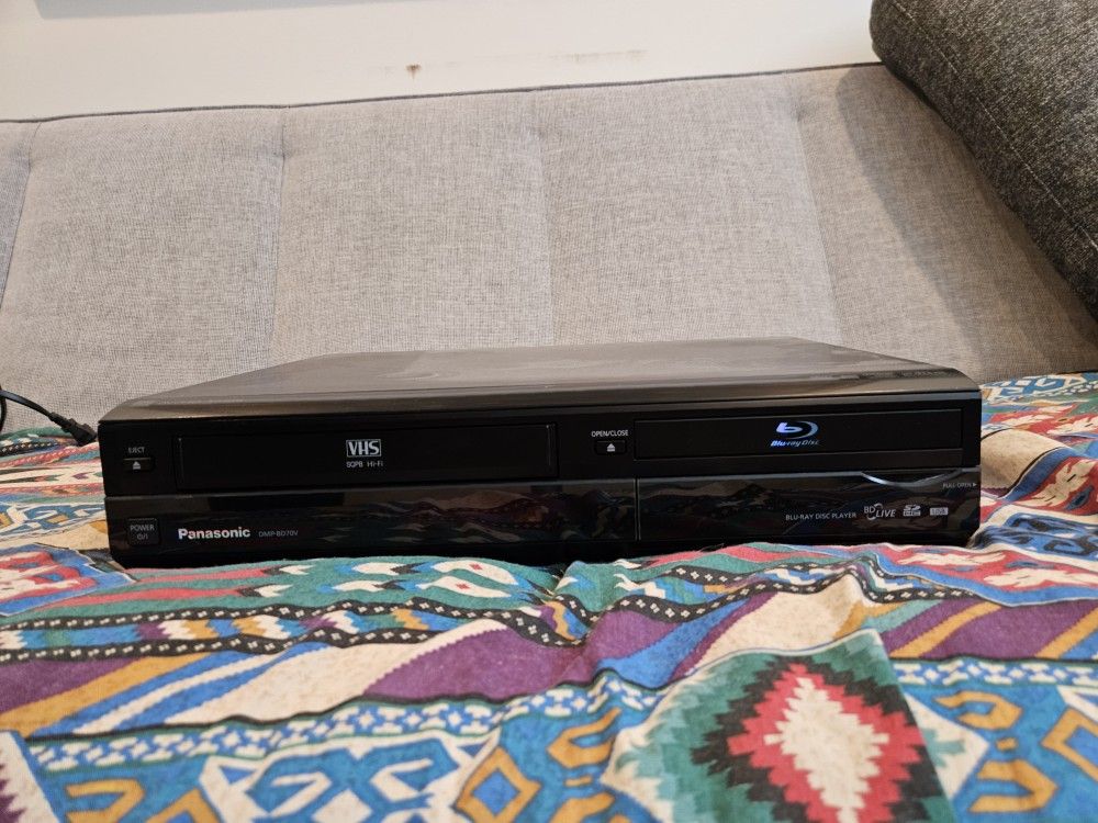 Panasonic DMP-BD70V Blu-ray & VHS Player