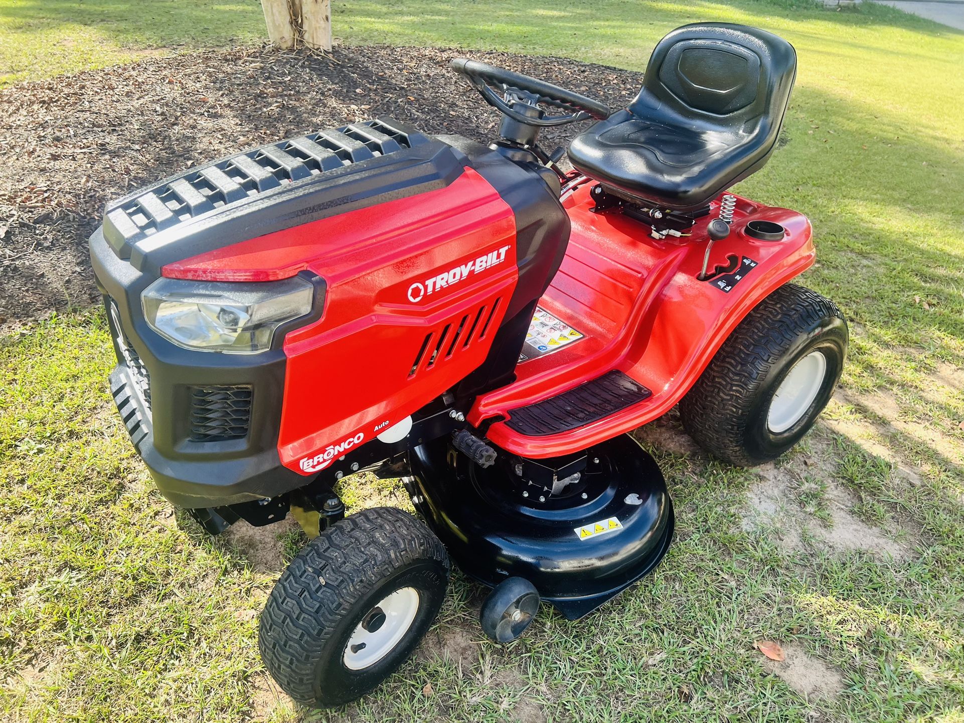 2021 Troy Bilt 42” Deck Riding Mower