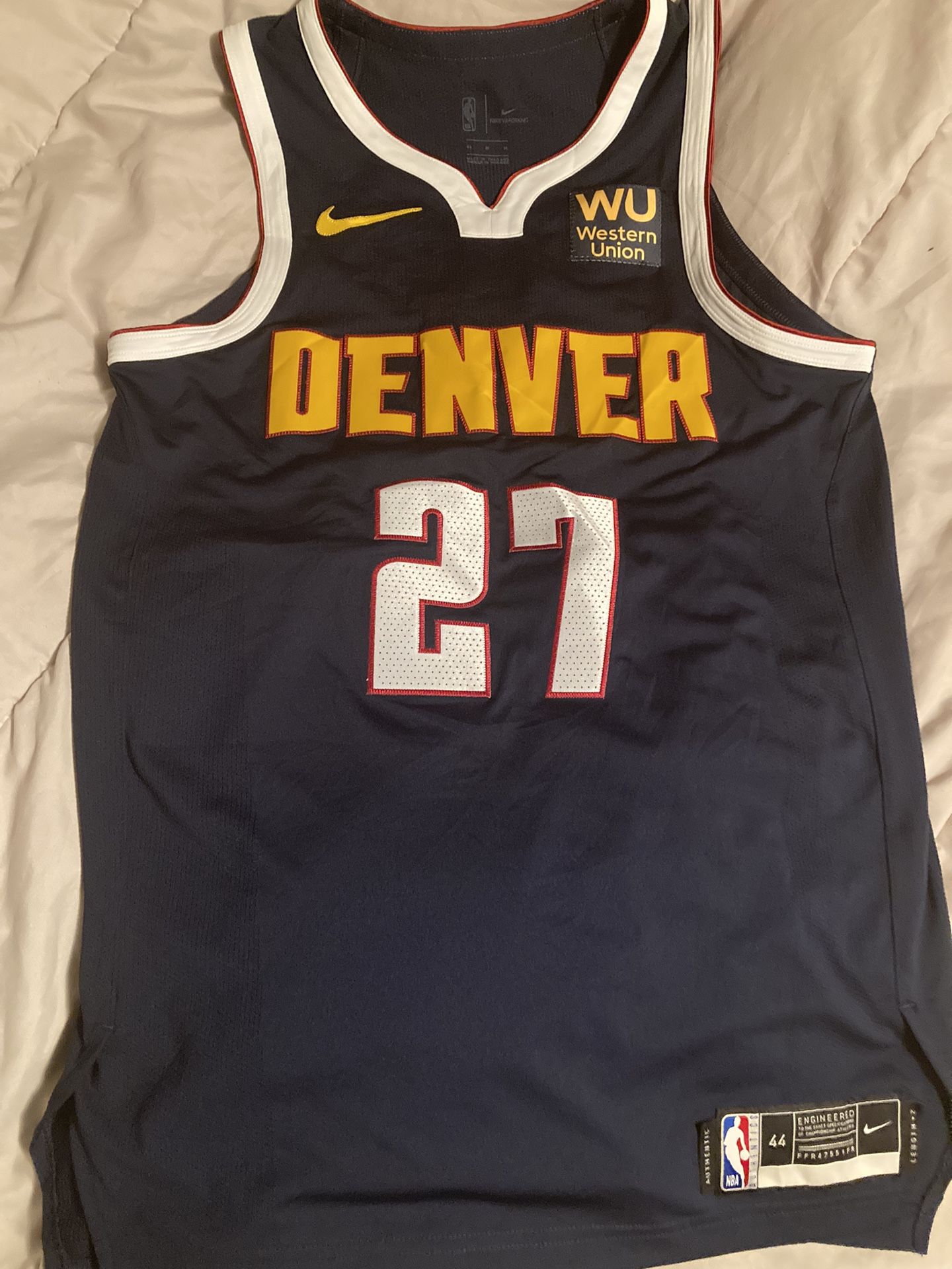 Denver Nuggets Jersey Mens Size Medium. (Jamal Murray)