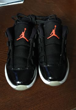 Jordan 11s size 9C