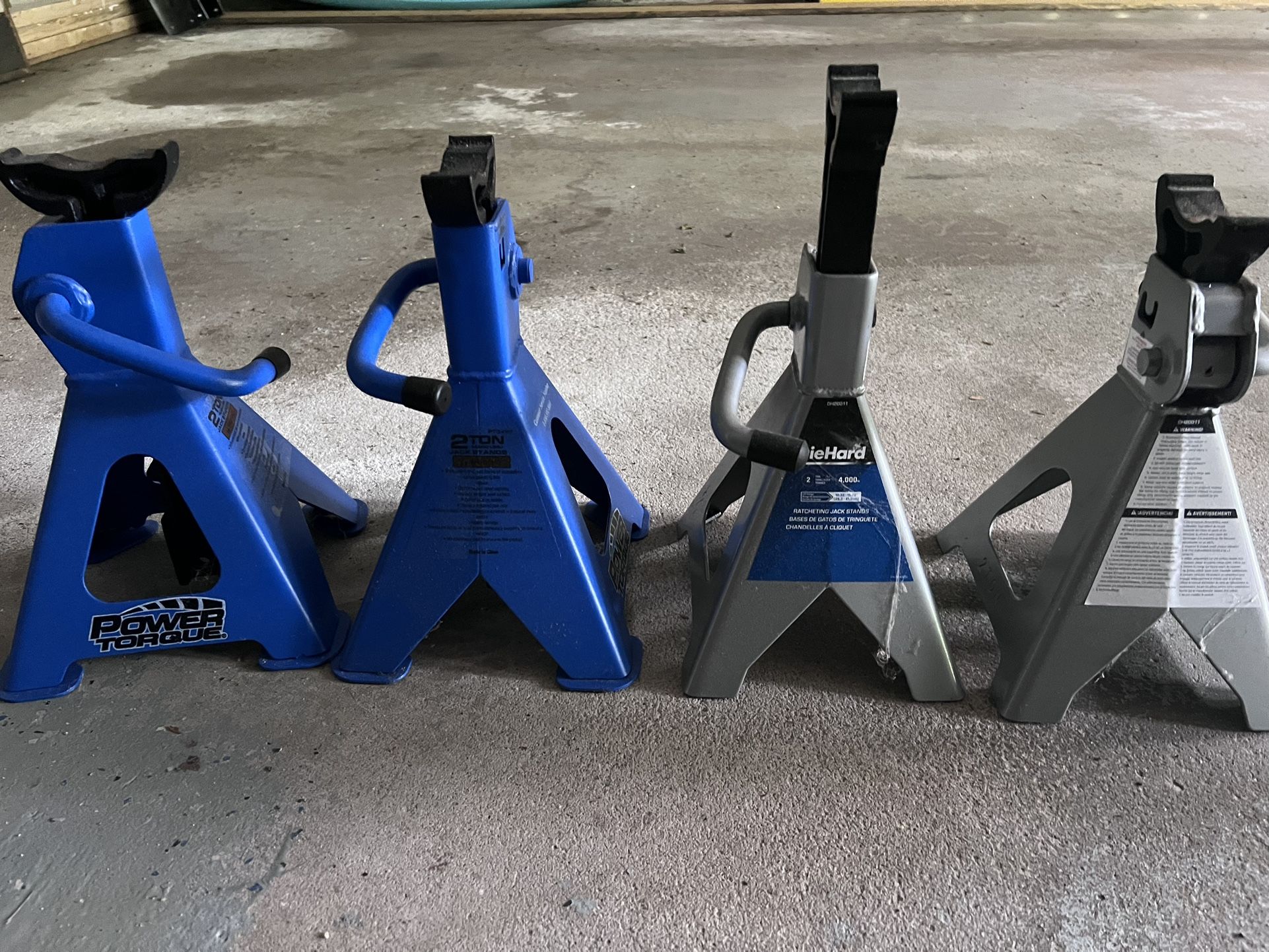 Jack stands
