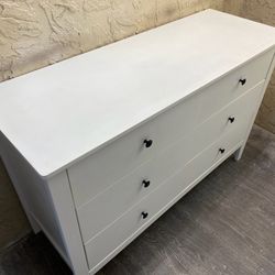 White Six Drawer Dresser (52 inches wide) - Delivery Available for a Fee - See My Other Items 😃
