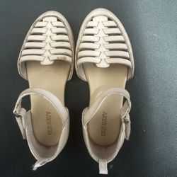 Girls Size 10 Old Navy Sandals 