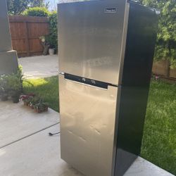 Magic Chef Refrigerator 