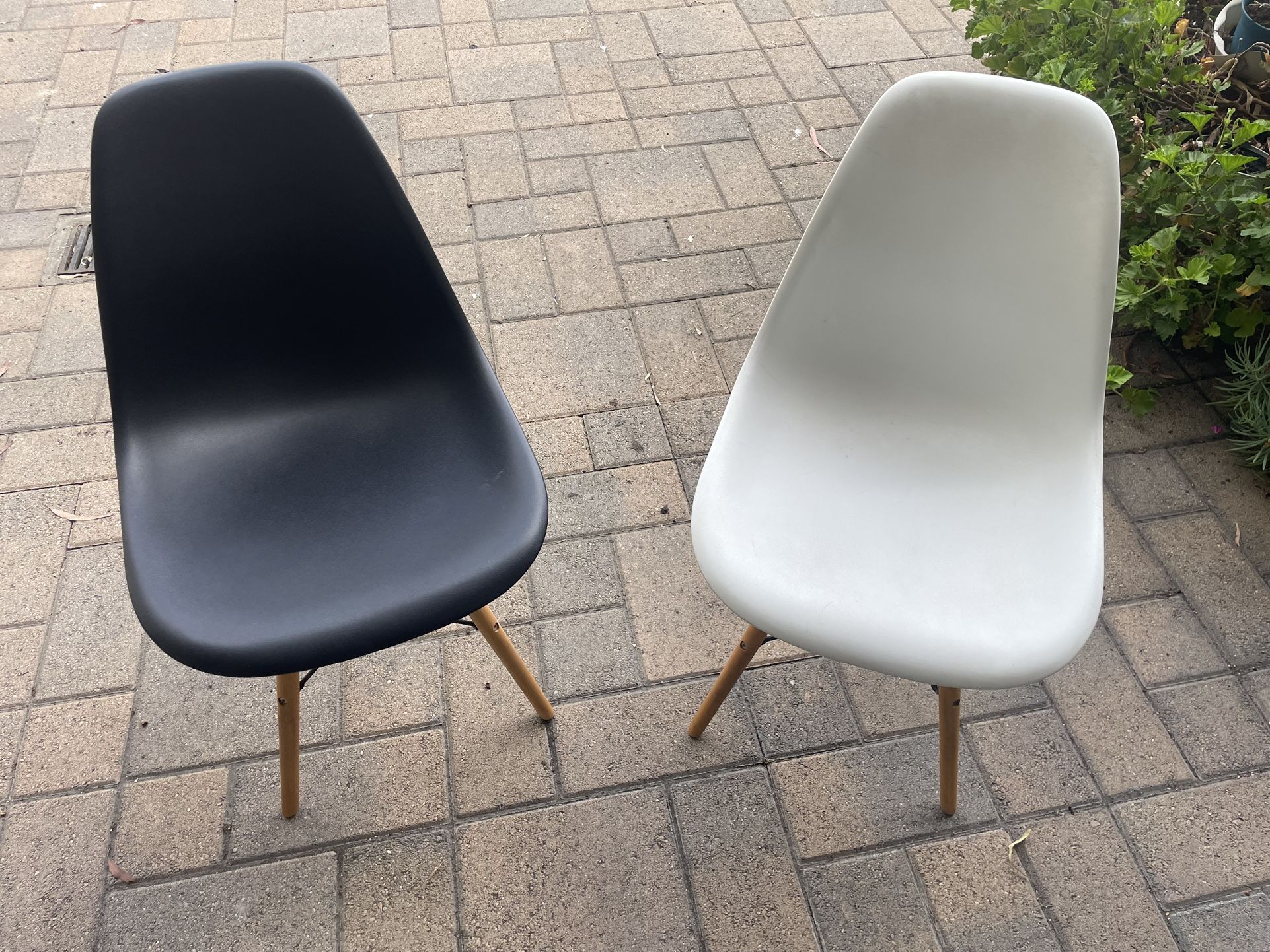 2 Chairs 