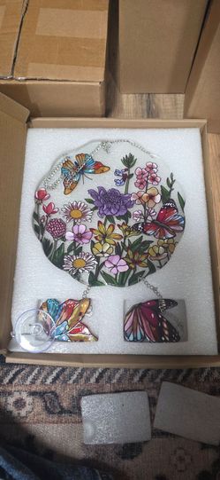 Glass window decor