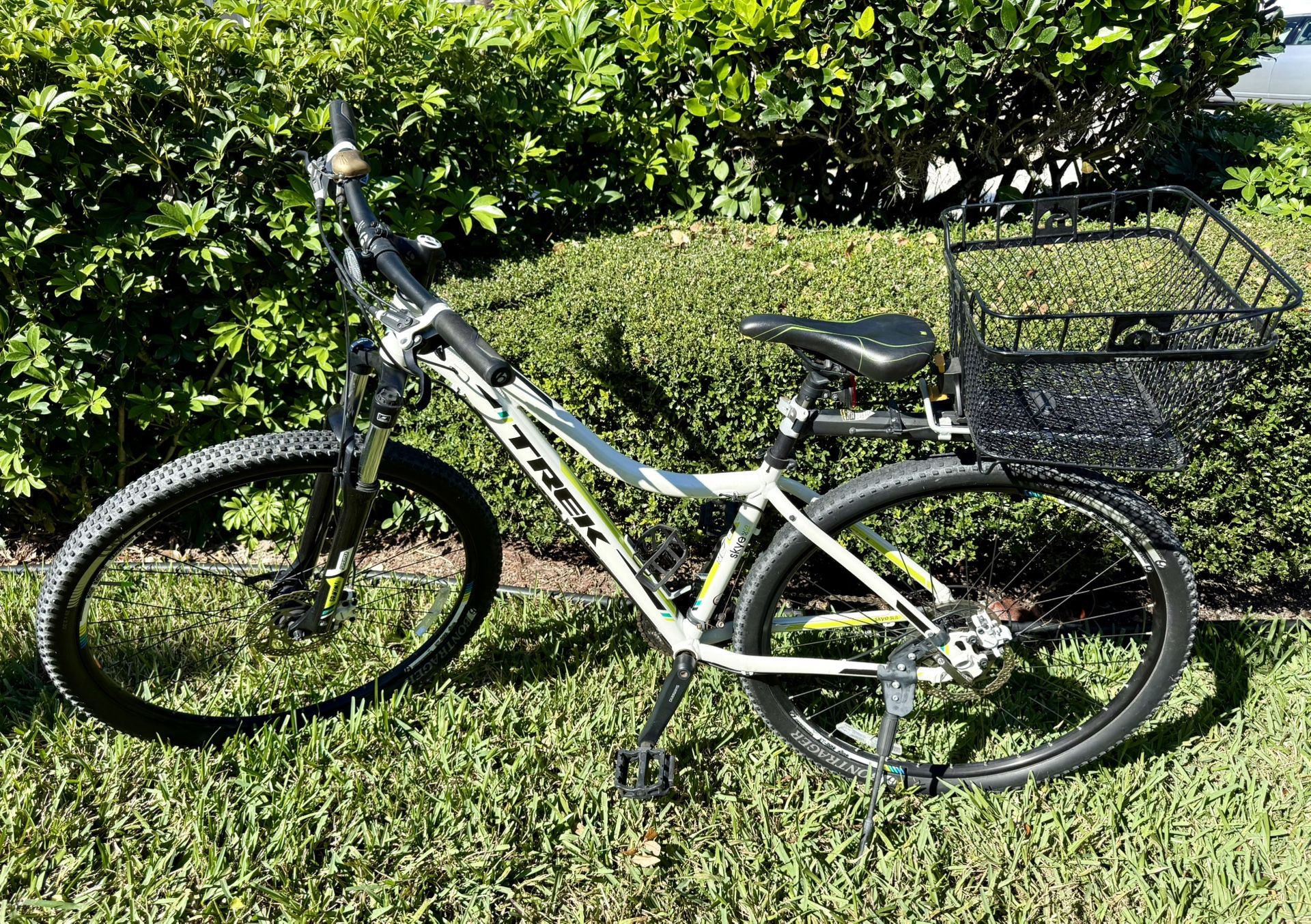 Woman’s Trek Skye 2 SL Mountain Bike