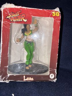 Street fighter figurine Laura