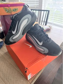 Nike Isofly GS Basketball Shoes - Black/Wolf Grey - Size 6.5Y - FN4384-001