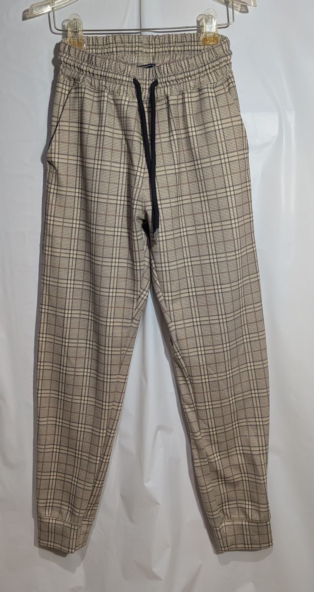 Forever 21, Men, size S, thick, plaid pants.elastic waistband.