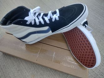 VANS Sk8-Hi Men’s Lace Up High Top Athletic Sneakers Black/White Colorblock
New!!!!!