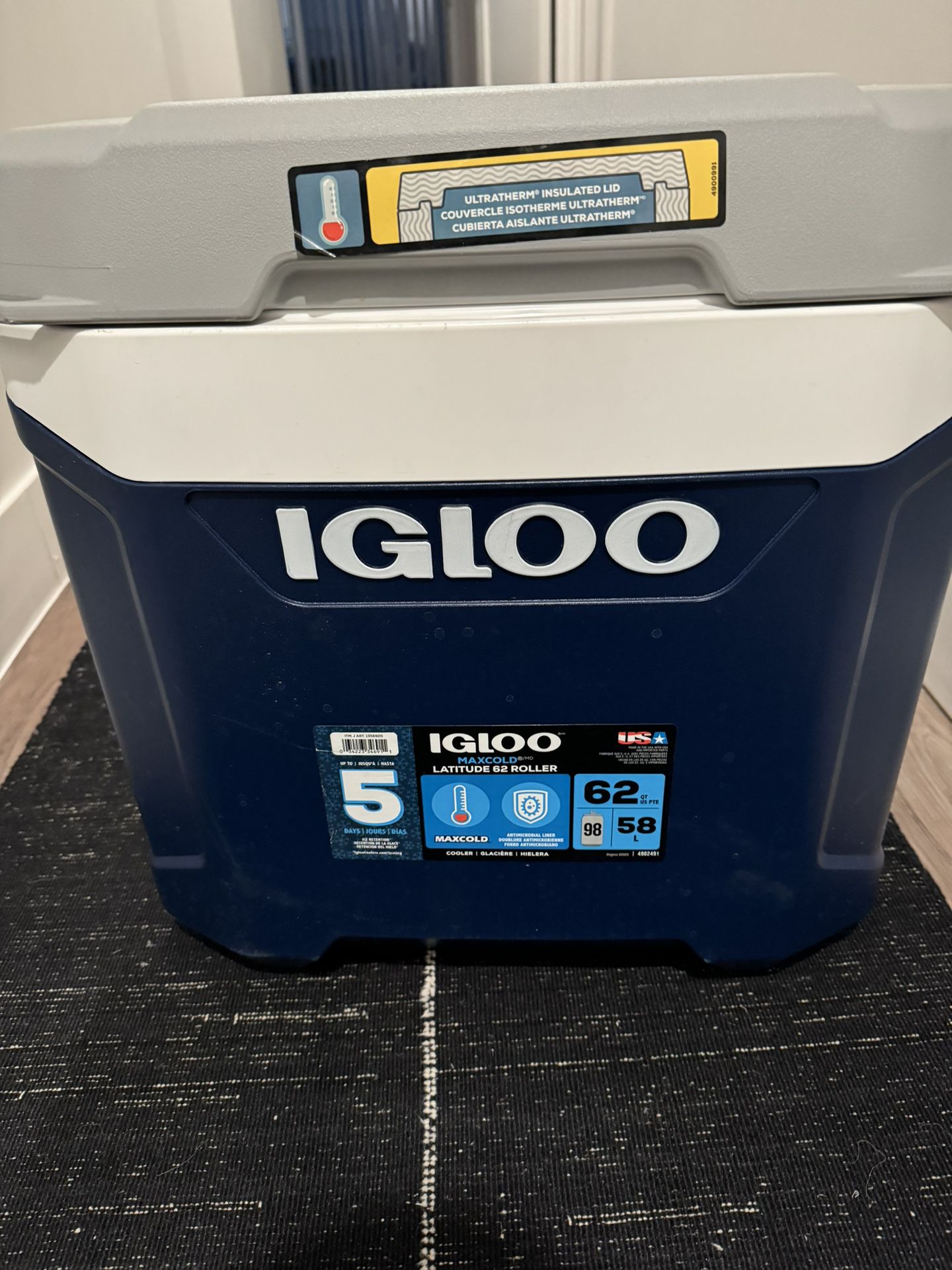 Igloo 62-quart Maxcold Latitude Roller Cooler