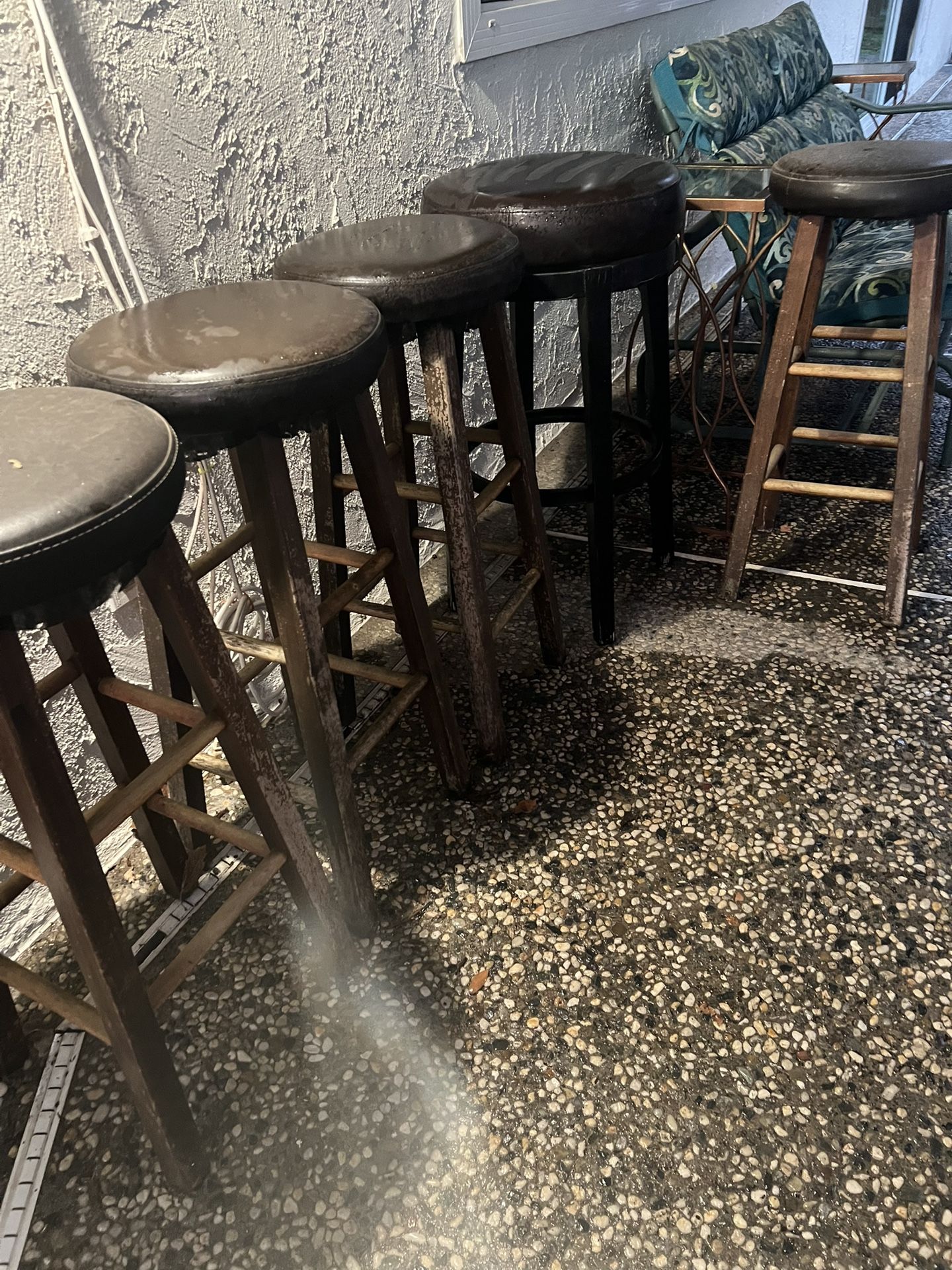 5 Bar Stools