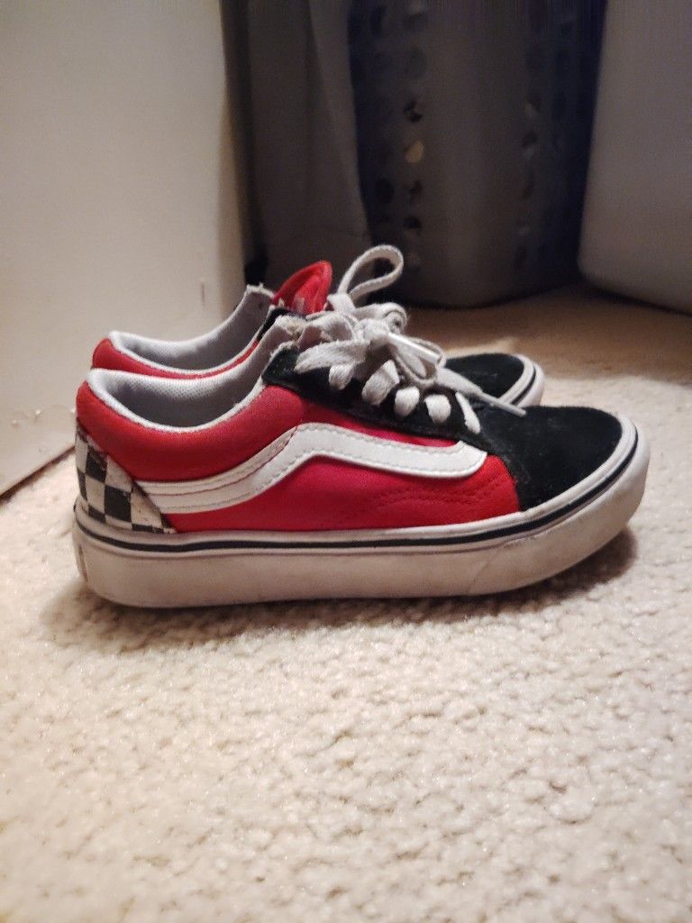 Like-new Vans Kids Checkerboard Old Skool Sneakers (Size 13) 20