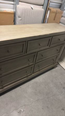 Dresser