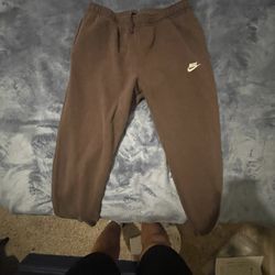 Brown Nike Sweatpants XL