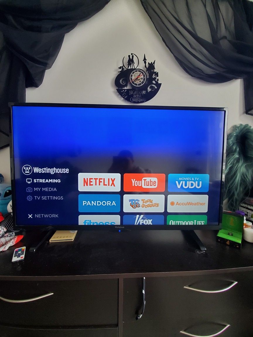 42inches Smart TV Westinghouse