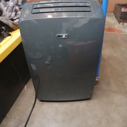LG. Portable Air Conditioner 