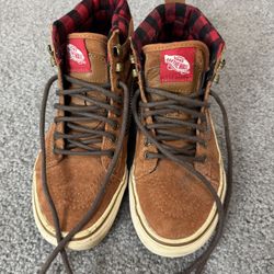Vans Boys Size 5 Or womens 6.5 Scotchguard