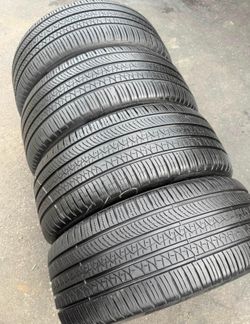 275 45 20 Pirelli I sell this Seth of tires with 80% life the 4