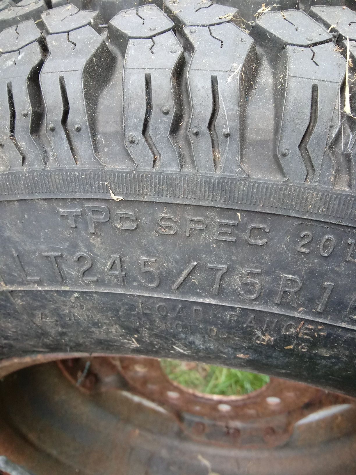 1 Uniroyal laredo tire