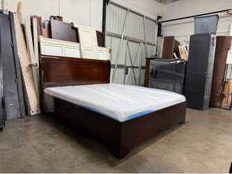Cal king bed $360
