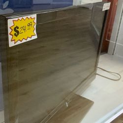 Insignia 24 Inch LCD TV