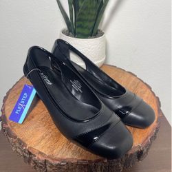 FlexStep Black Wedge Heel Shoes Women's Size 7 Faux Leather Comfort Shoe