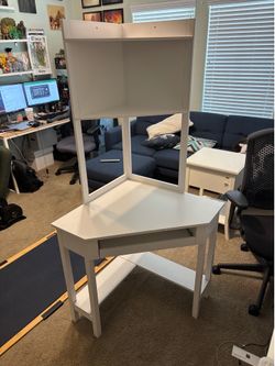 Corner Computer Desk with Hutch