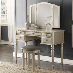 Vanity WTH Stool Rose Gold Or Champaign 