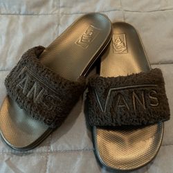 Women’s Vans Sandles size 9 (New)