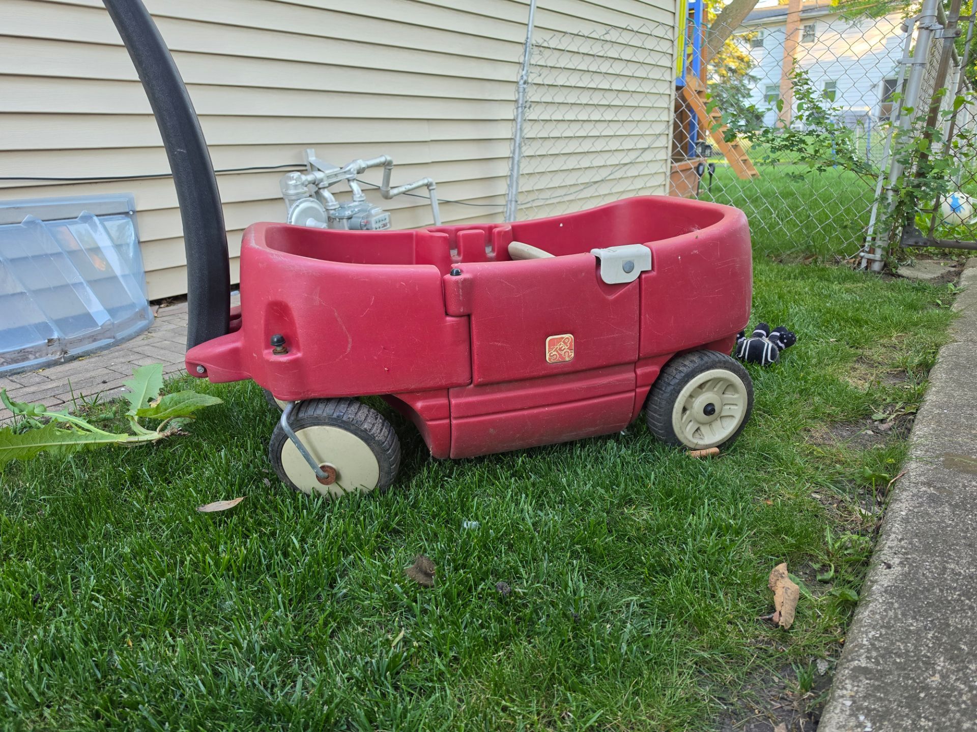 Kids trailer.