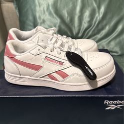 Women’s Reebok work sneaker 