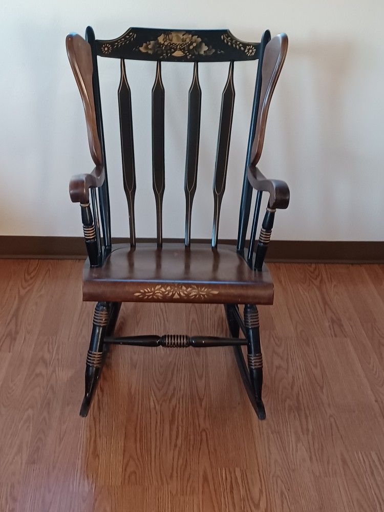 70s Style Rocking Chair for Sale in Yakima, WA - OfferUp
