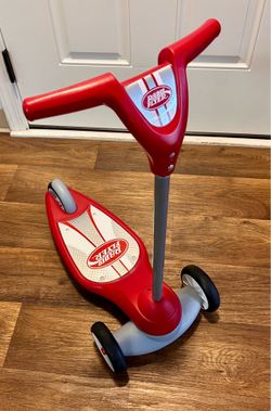 Scooter red radio flyer