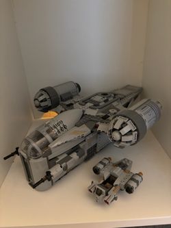 LEGO Star Wars Razor Crest Build