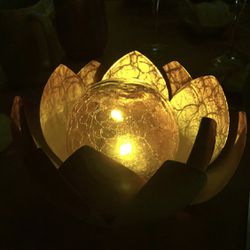 Solar Lights Outdoor Garden Decor, Amber Crackle Globe Glass Lotus Decoration