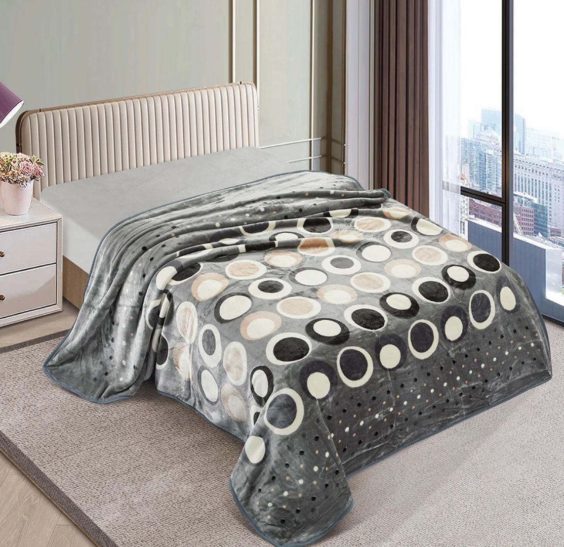 Blankets. Queen Size. $25. 84 Ave Indian School