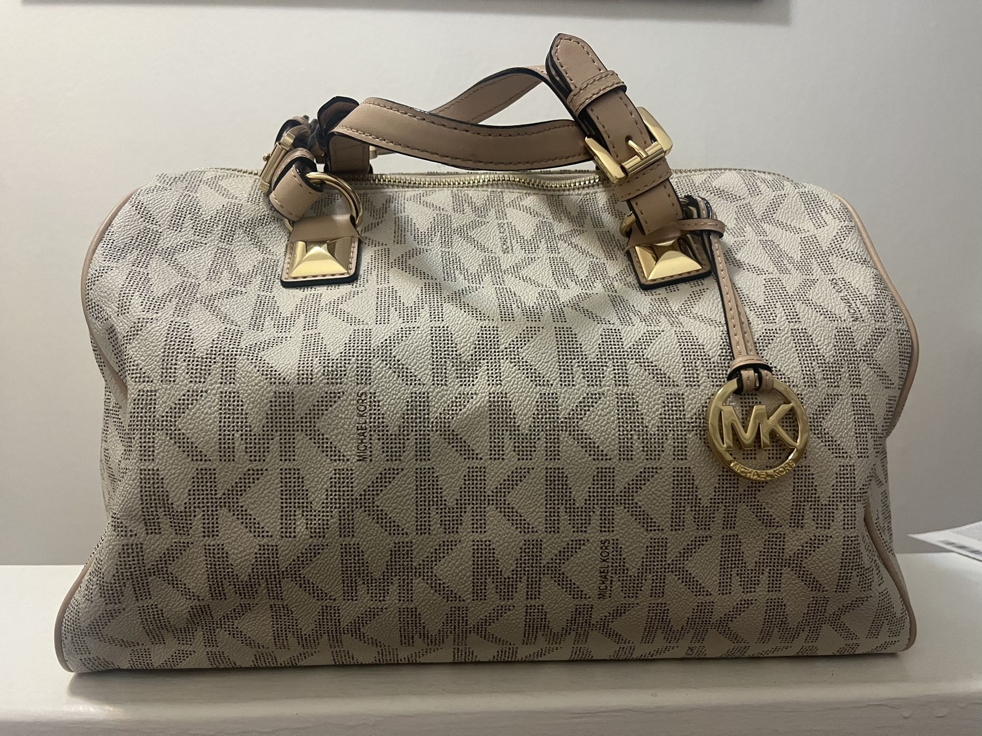Authentic Michael Kors Large Speedy Bag for Sale in Costa Mesa