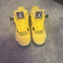 Lightning 4s 9.5