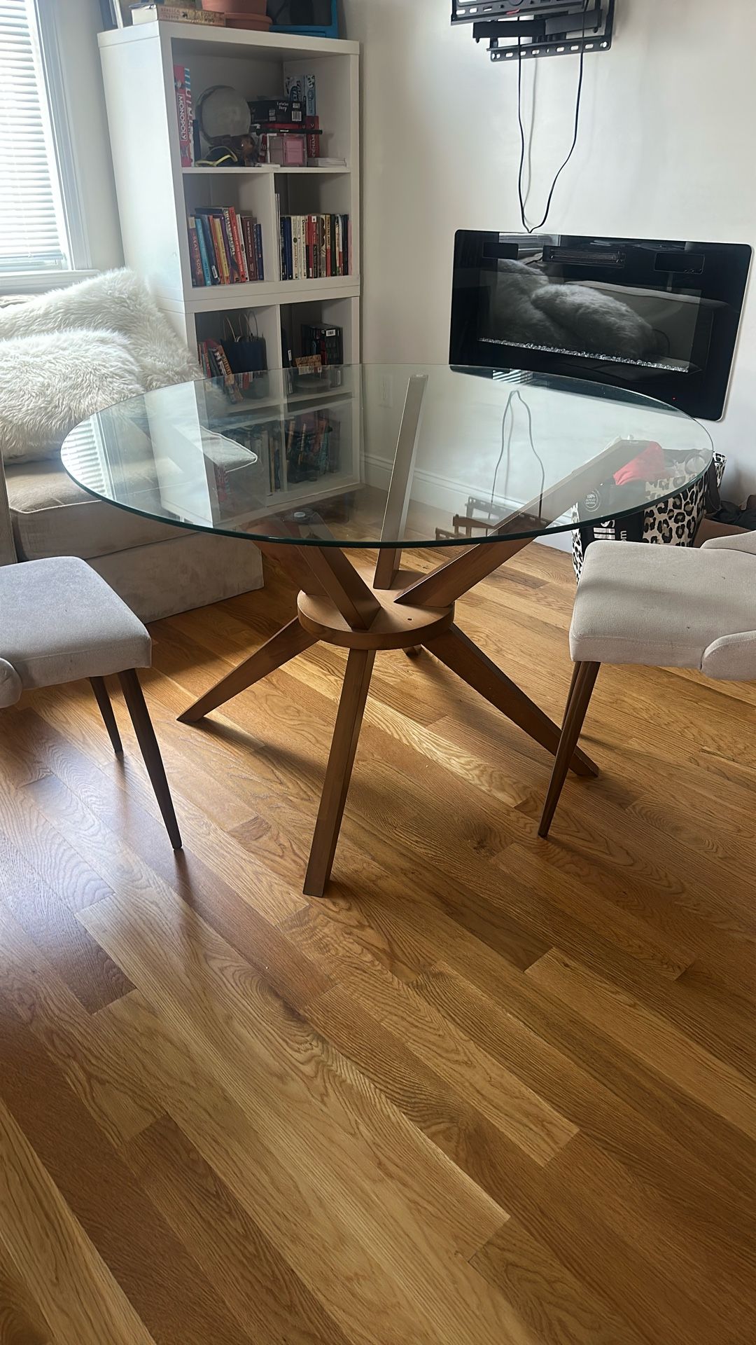 Round Dining Table