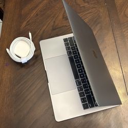 13 Inch MacBook Pro 💻 i5 - 16gb Ram